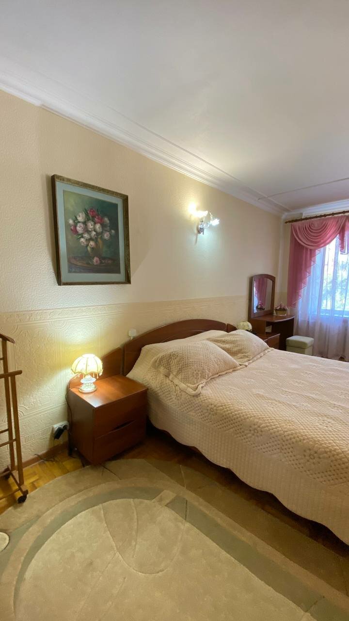 Гостиница Никопол Шахты-24