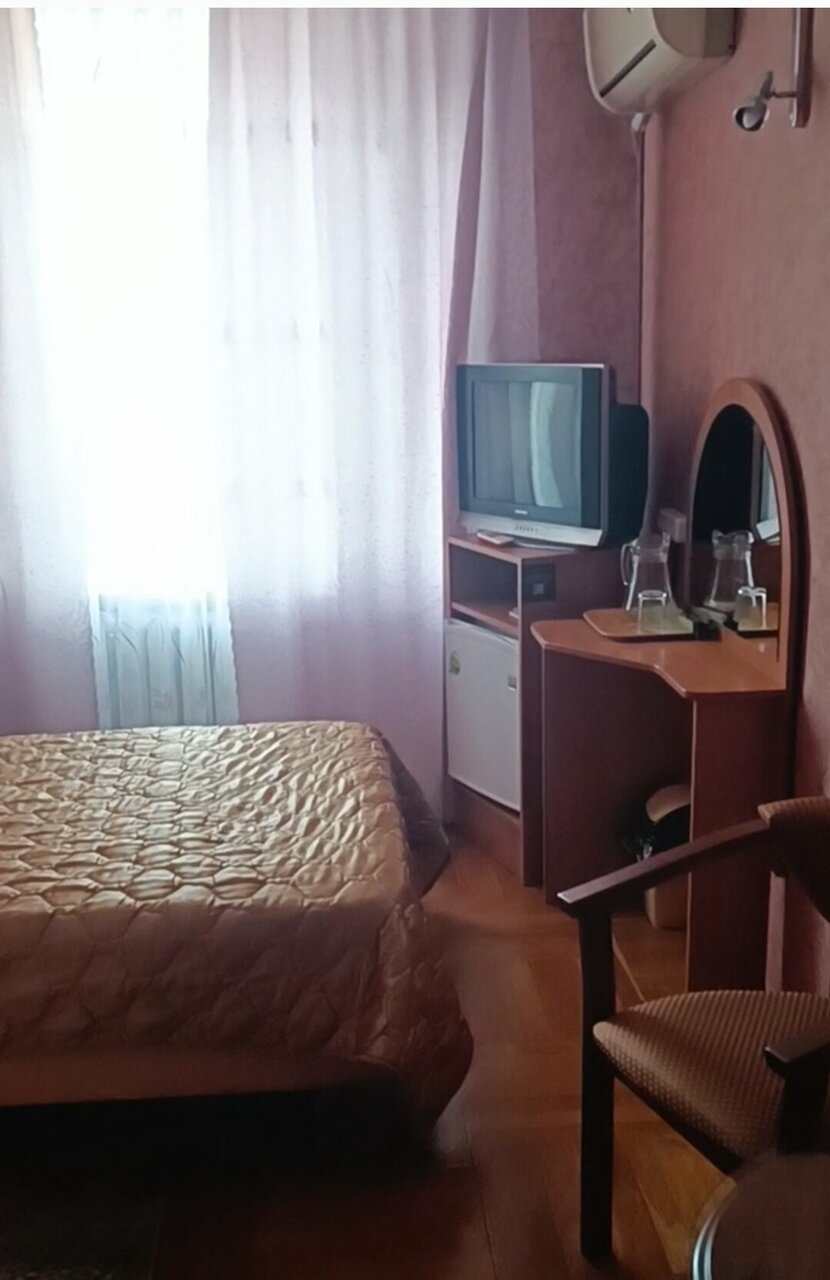 Гостиница Никопол Шахты-236