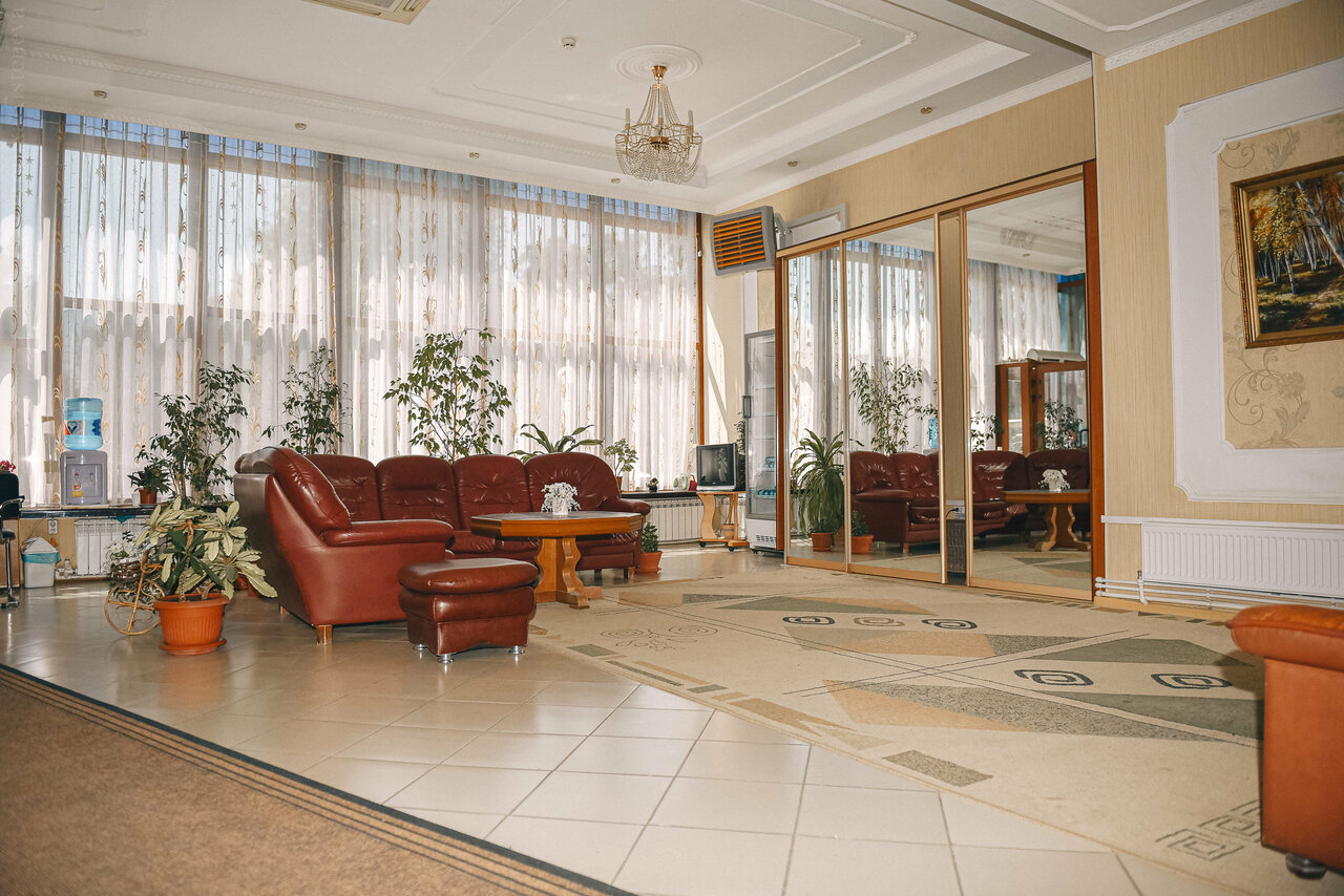 Гостиница Никопол Шахты-102