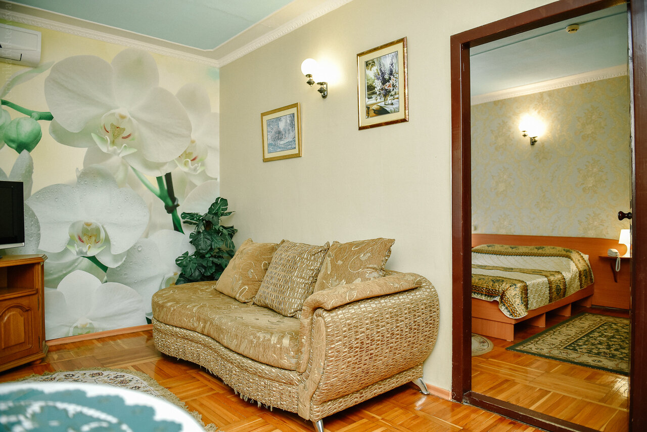 Гостиница Никопол Шахты-100