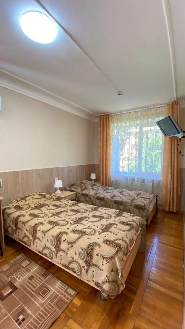 Гостиница Никопол Шахты-27