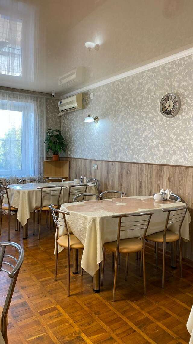 Гостиница Никопол Шахты-20