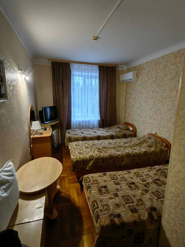 Гостиница Никопол Шахты-225