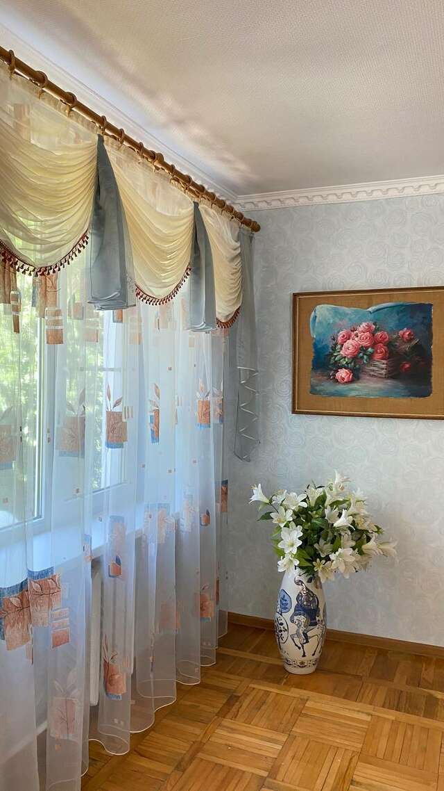 Гостиница Никопол Шахты-55