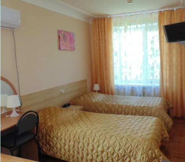 Гостиница Никопол Шахты-135