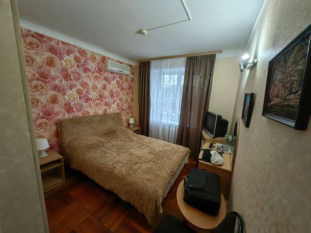 Гостиница Никопол Шахты-238