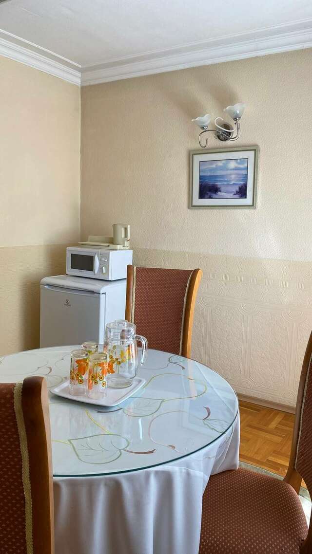 Гостиница Никопол Шахты-44