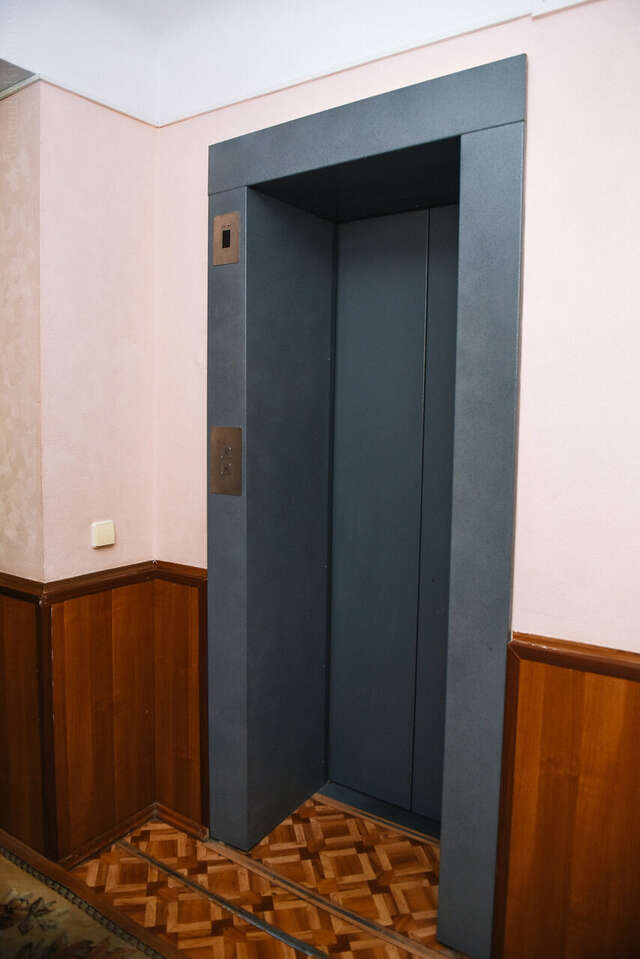 Гостиница Никопол Шахты-145