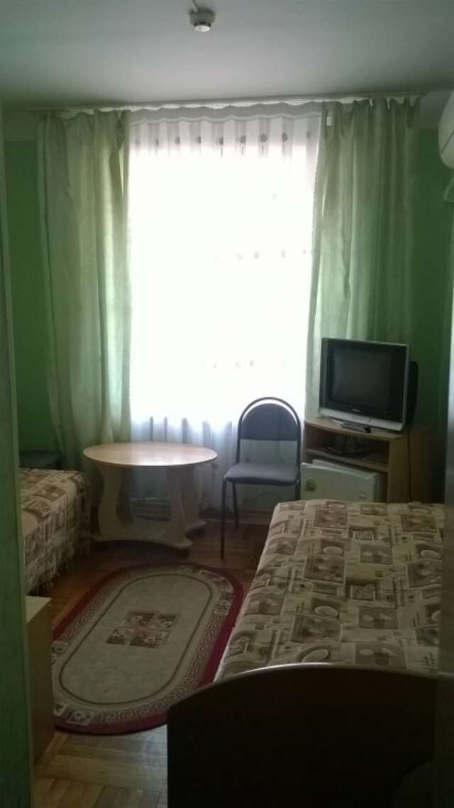 Гостиница Никопол Шахты-181